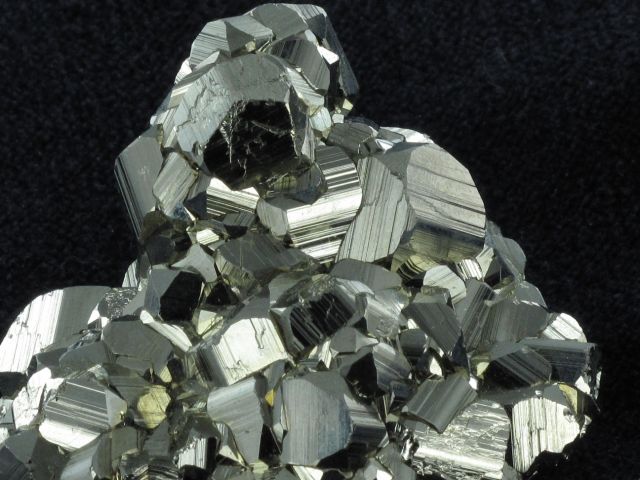 Pyrite dodeca�drique, P�rou