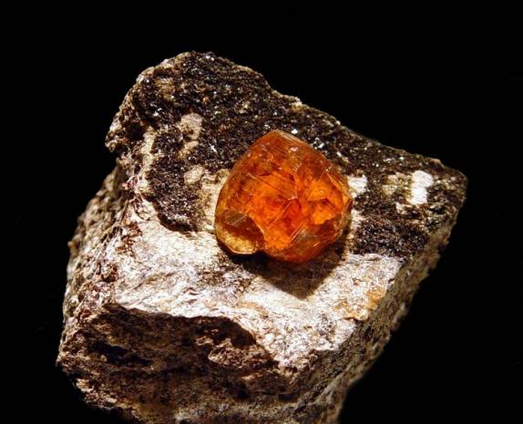 Image attach�e: hessonite.jpg