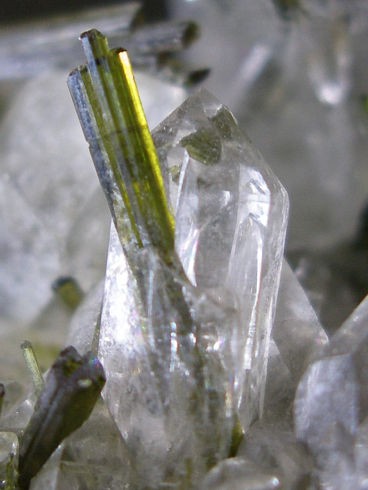 : epidote_a.jpg