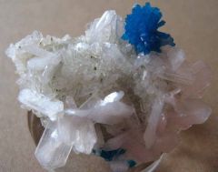 Cavansite sur Stilbite et Heulandite