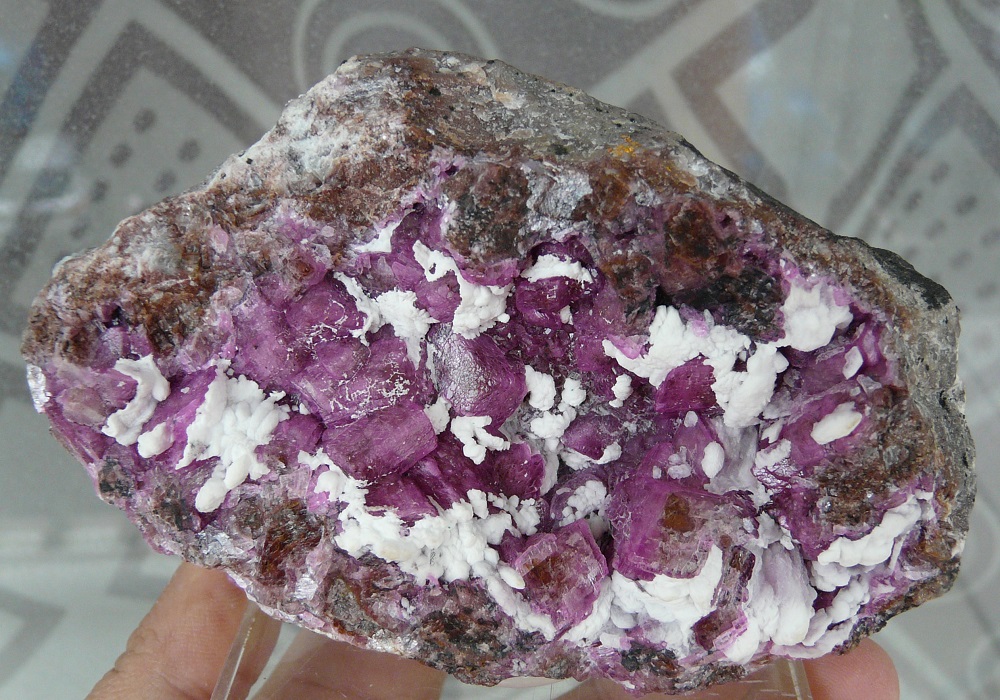Cobaltocalcite et Calcite, Mine Musonoi, Kolwesi, Katanga, RDC.