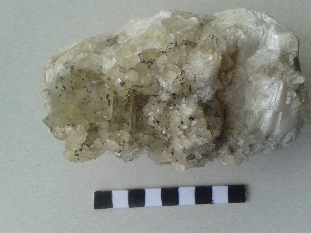 fluorine + pyrite + quartz + calcite (4).jpg