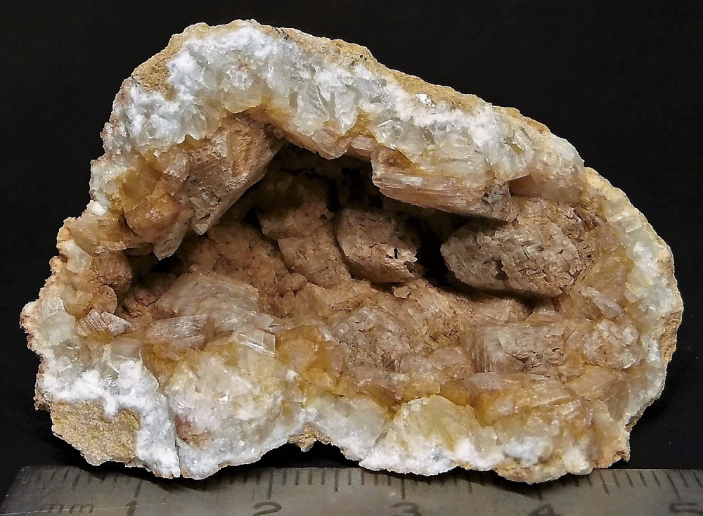 59089d37c393f_500-Calcite-12-mars-2016Sigy-Le-Chtel.(SaneetLoire).thumb.jpg.091f00a6cefae05d9d37967ad2ec0337.jpg