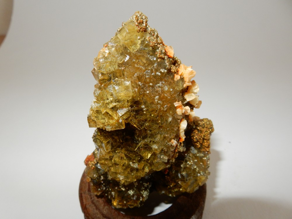 Fluorite avec Calcite et Marcassite #83 - 2.JPG
