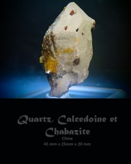 0quartzchabazite1.jpg