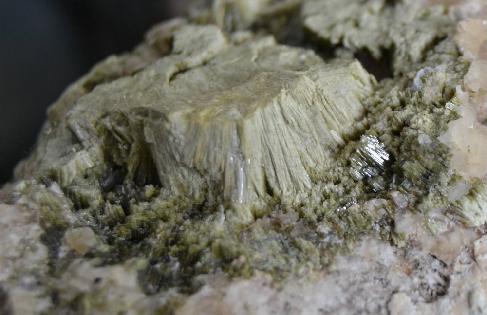 epidote quenast.jpg