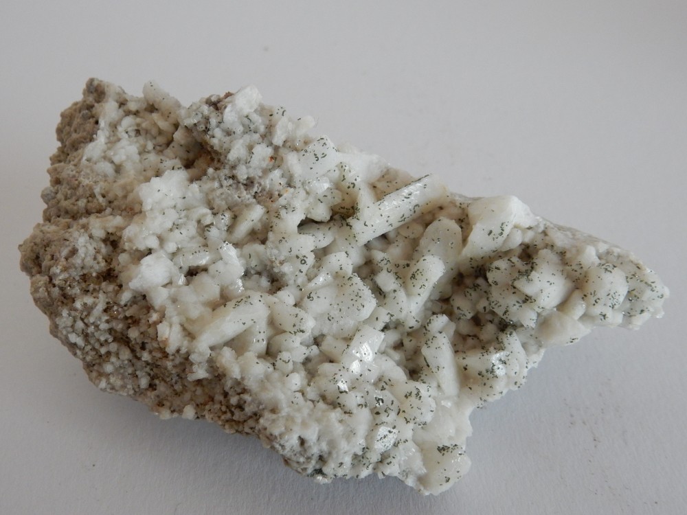 Chlorite et Titanite sur Albite #117.JPG