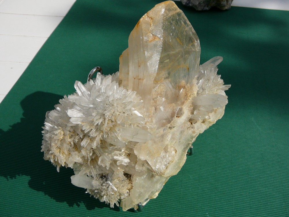 Gypse (mono cristal) sur Quartz ex RFA 2.JPG