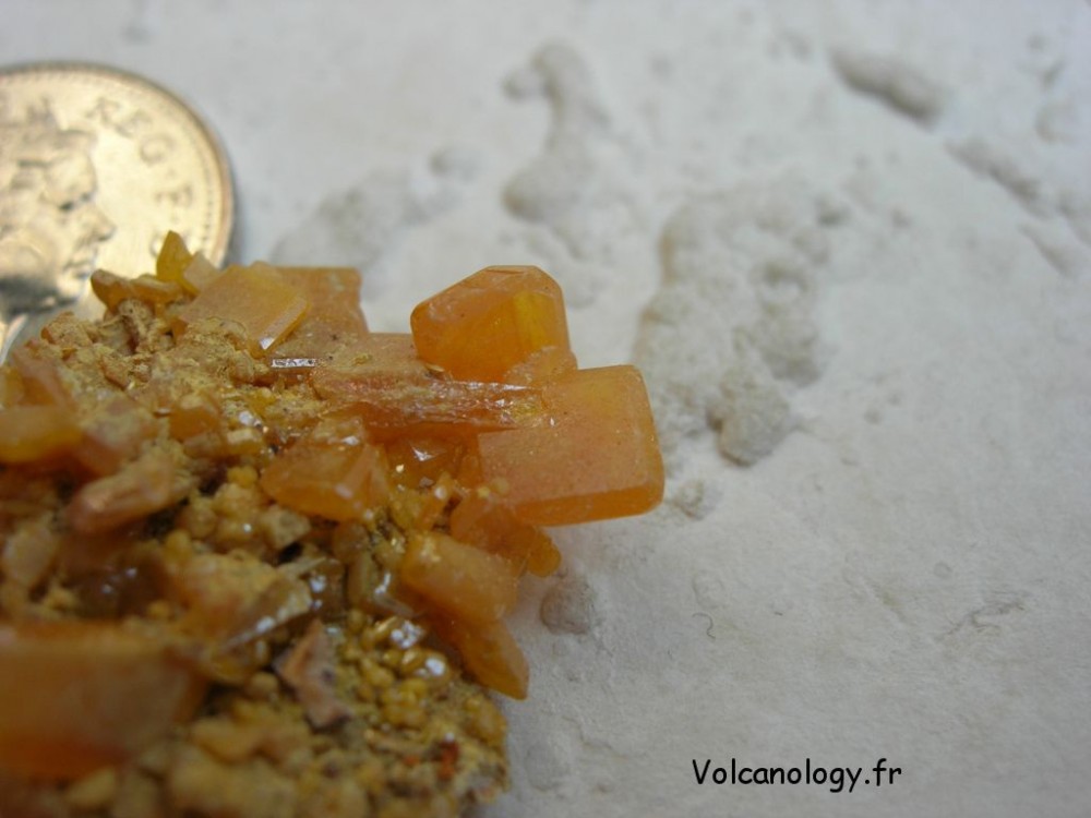 wulfenite-maroc-mineral.jpg