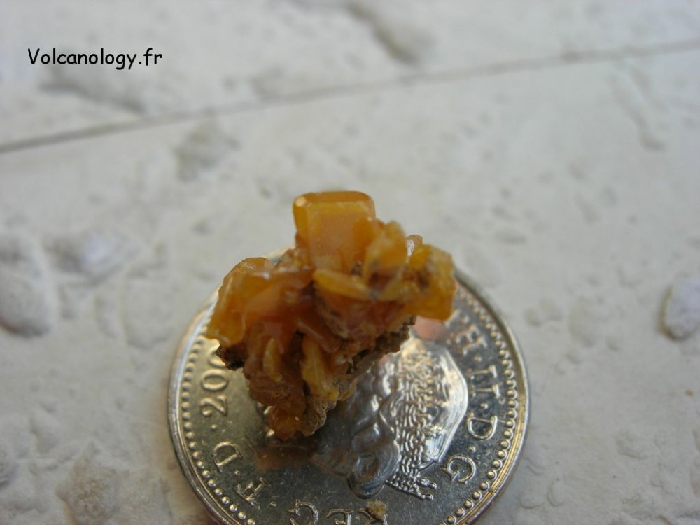 wulfenite-mineral-maroc.jpg