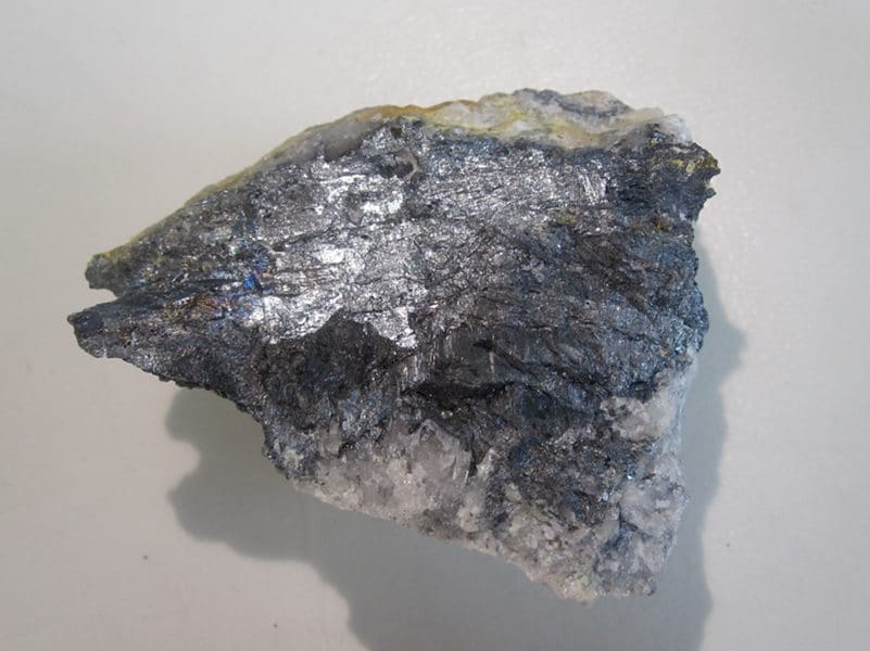 stibine-mine-la-bessade-haute-loire-mineral.jpg