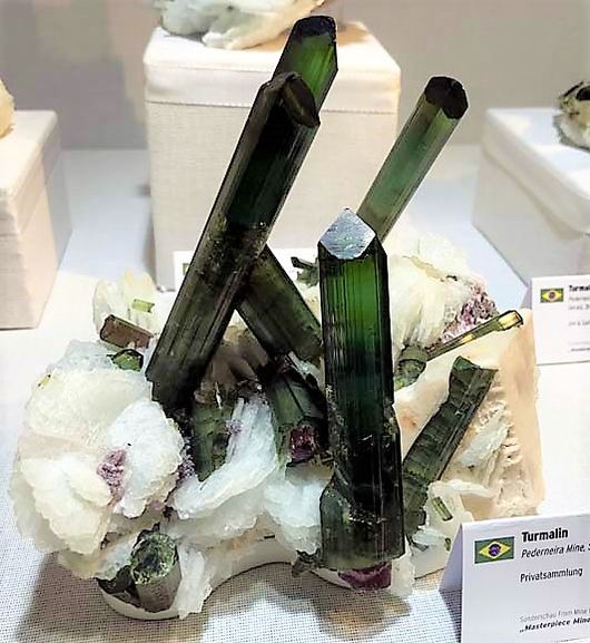 tourmaline-pederneira-bresil.jpg