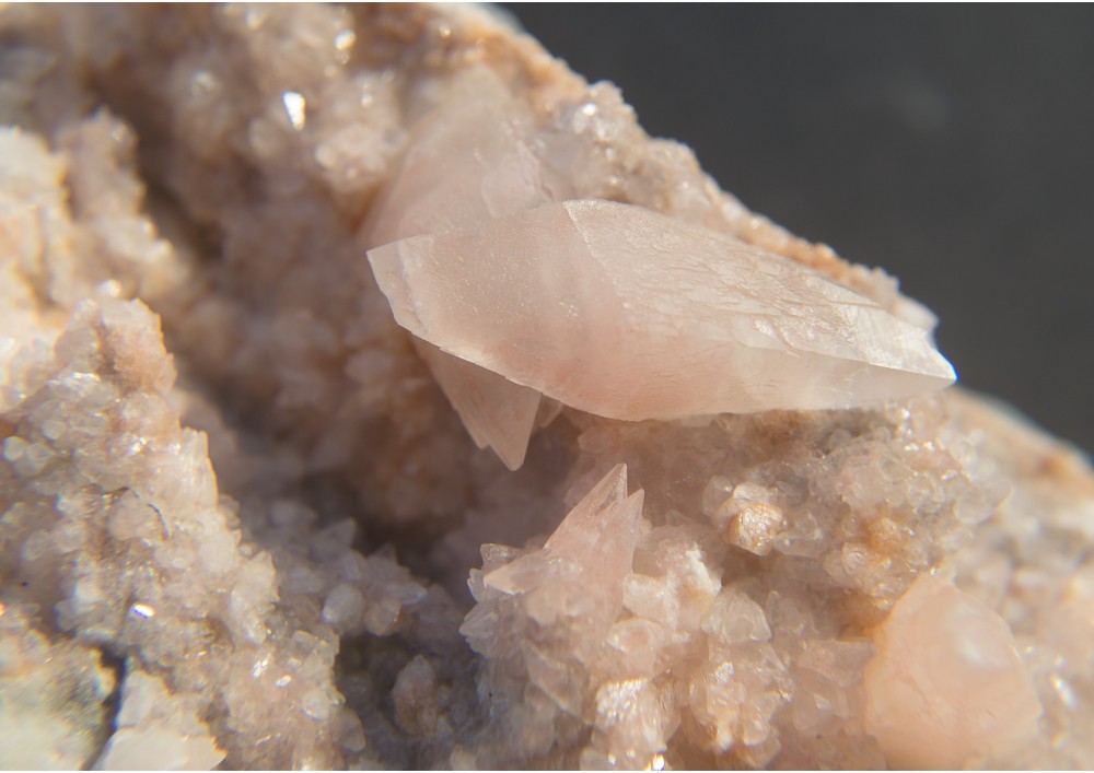 Calcite Barrachin cristal 3 x 1 cm.jpg