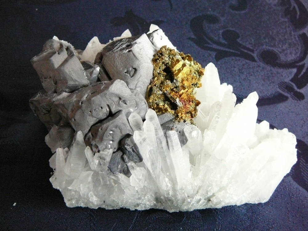 Galène Chalcopyrite sur Quartz mine de Madan Bulgarie (4).JPG