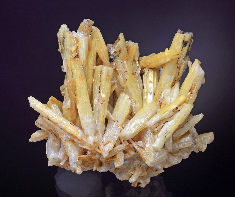 Cerussite-mayres-1.jpg.b7e6af542cec6fa35c2decc8df2dc609.jpg