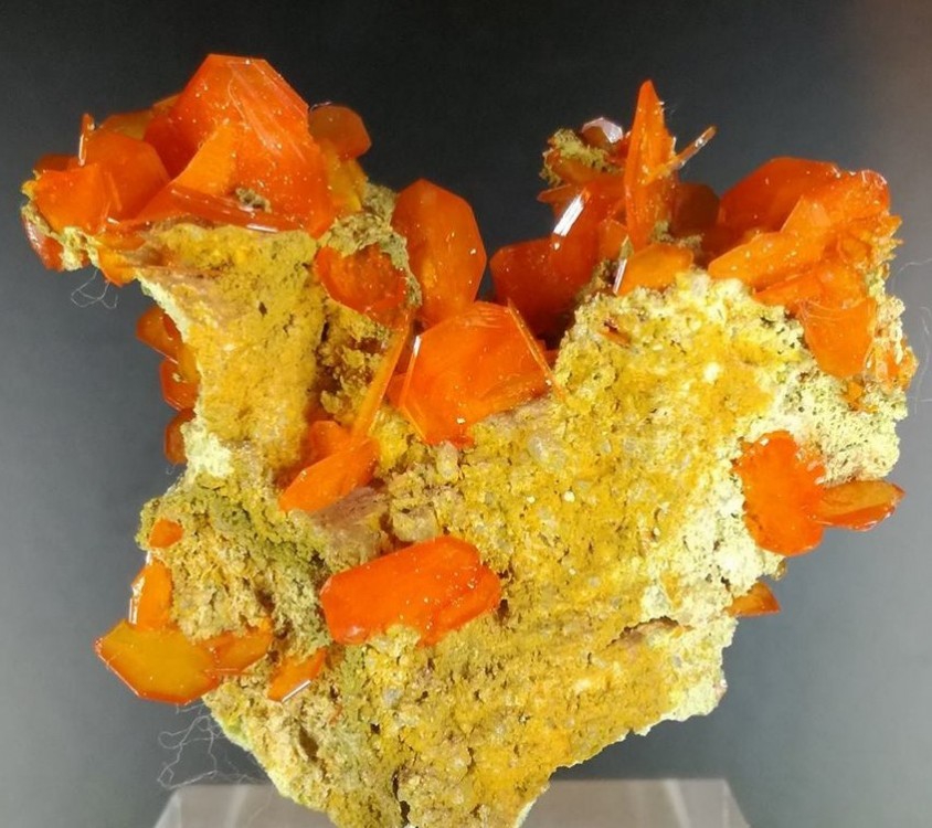 wulfenite-anarak-esfahan-iran.jpg