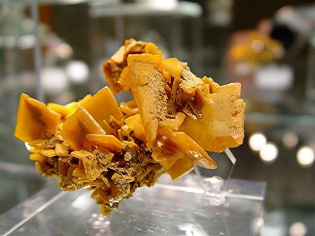 -cristaux-wulfenite-touissit-maroc.jpg