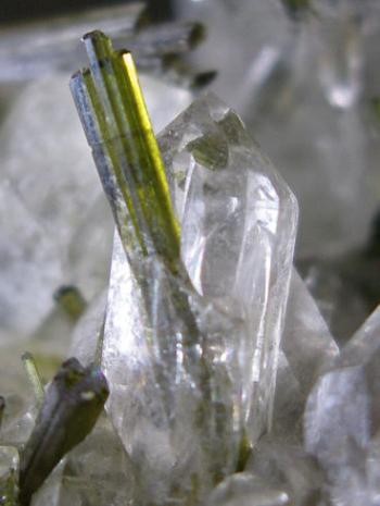 -epidote-quartz-grand-mont-cenis-haute-savoie.jpg