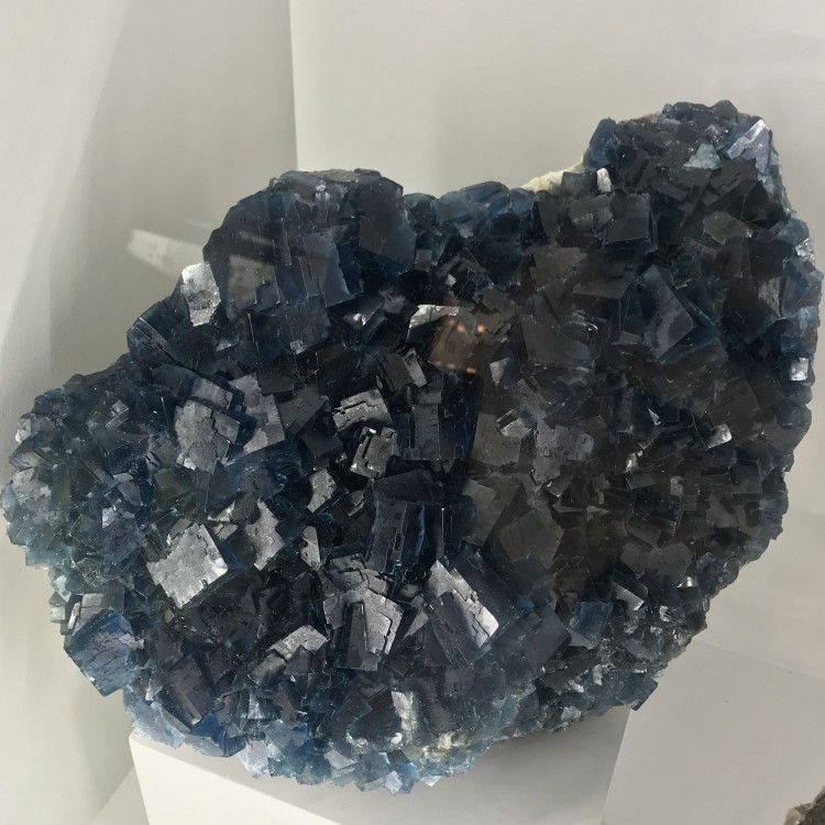 -fluorite-puy-saint-gulmier-puy-de-dome-auvergne-mineral .JPG