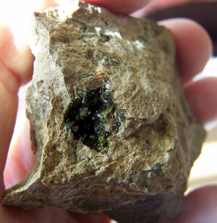 basalto 8 por 5,5 geoda 2cm.JPG