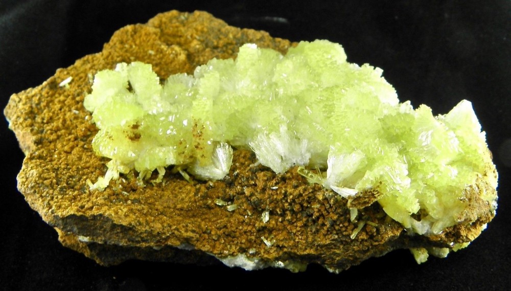 Adamite - Ojuela Mine, Mapimi, Durango, Mexique.jpg