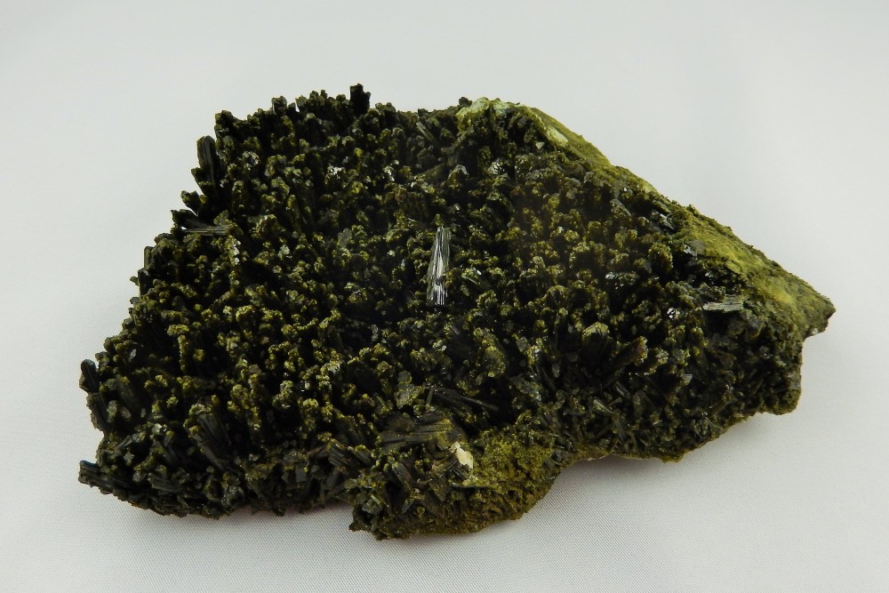 Epidote (Le Cornillon, France) 1.JPG