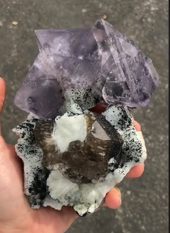 fluorite-stregom-pologne-mineral.PNG