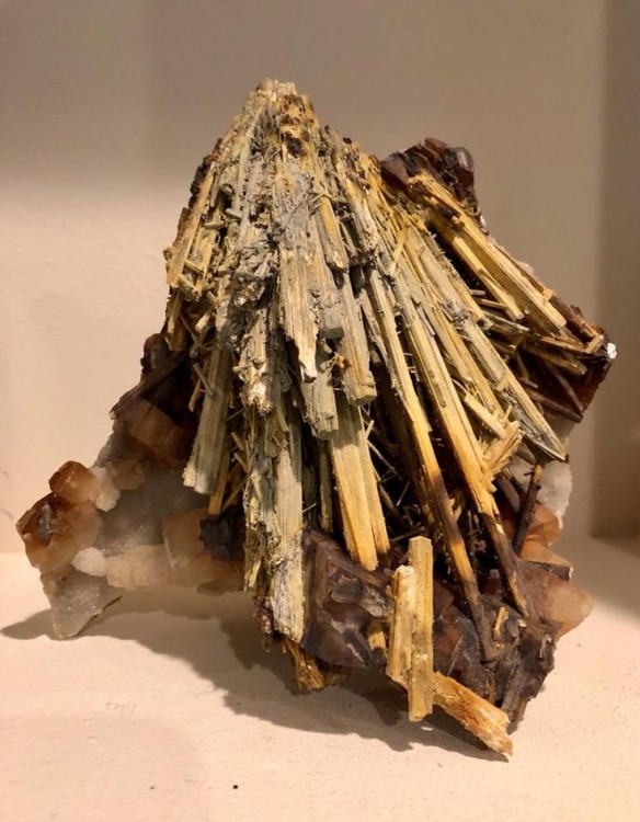 stibine-stibiconite-baryte-mexique.jpg