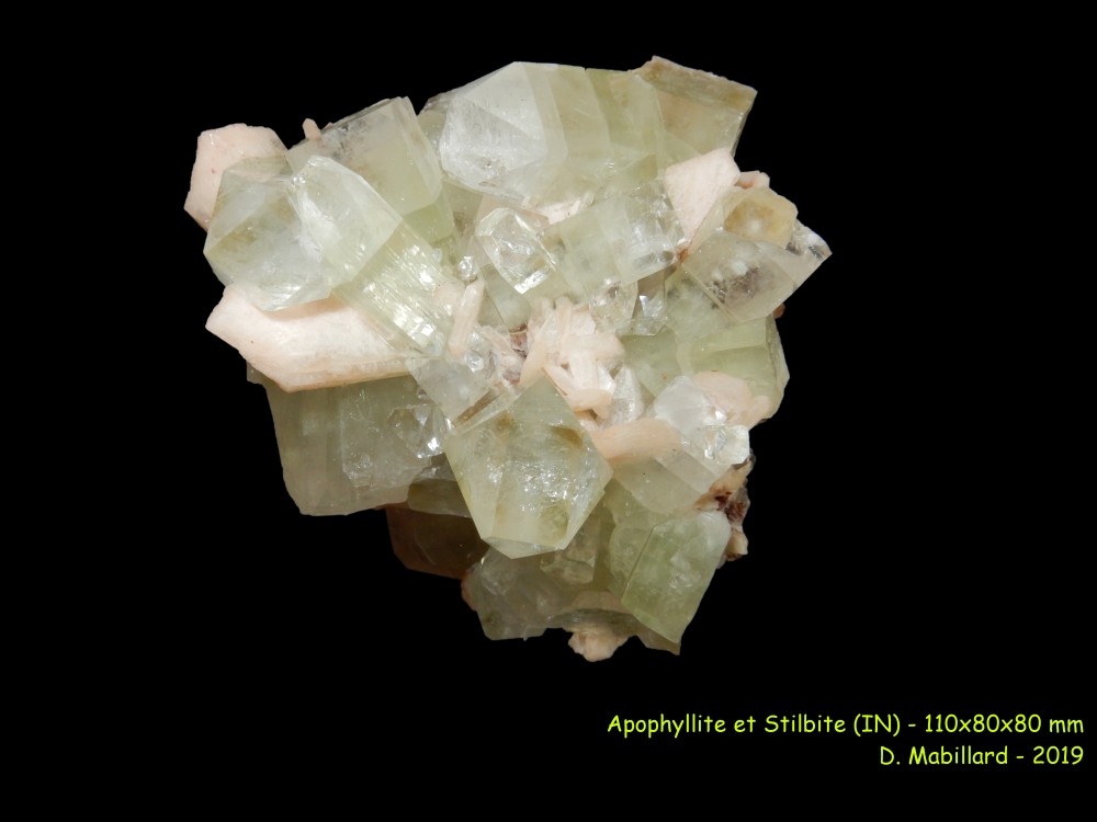 Apophyllite et Stilbite no 172.JPG