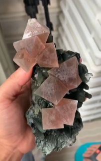 fluorite-pink-mongolie-chine-1.PNG
