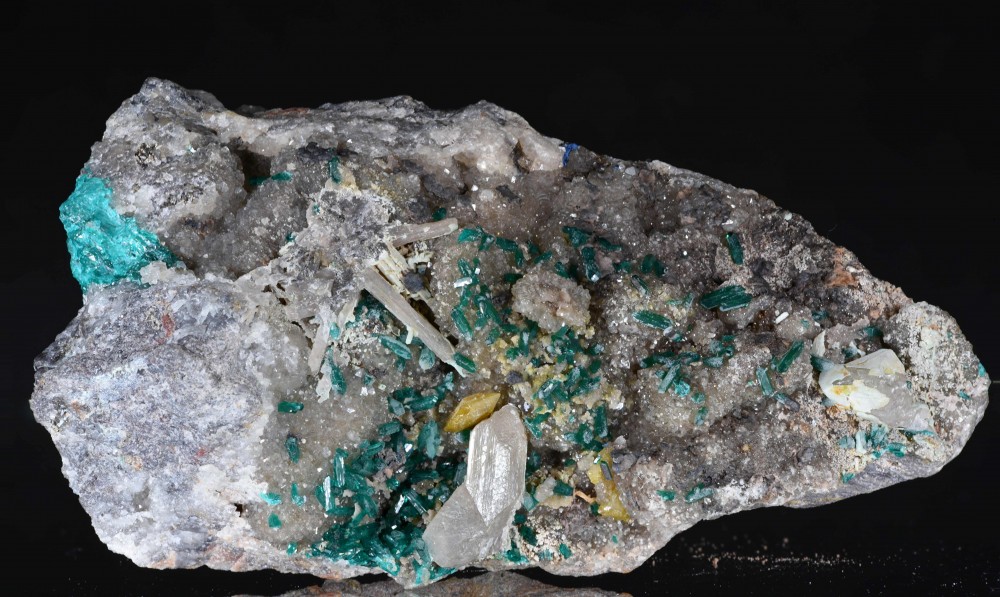 Dioptase et divers.jpg