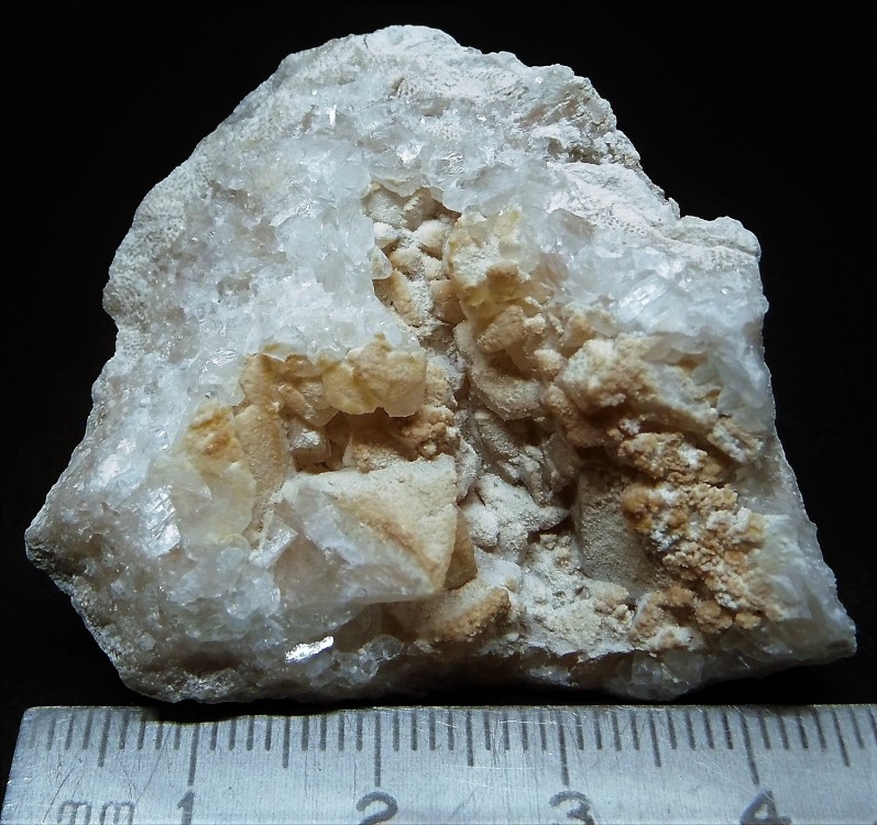 1213908769_(5)1-Calcite-tais-la-SauvinYonneFrance.thumb.jpg.418c8465ad2d134bb2f8554a9850a141.jpg