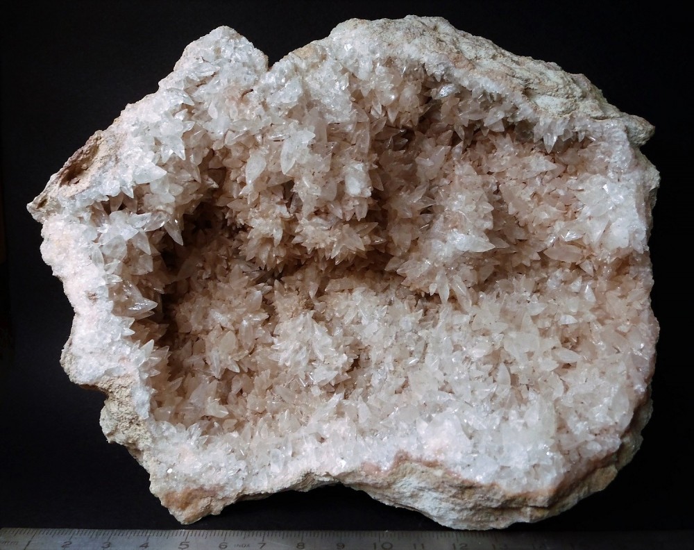 810066469_(5)110-9-Calcite-(Fleury-sur-LoireNivre).thumb.jpg.15d9085c2ce216dfea59228c27d89cd6.jpg