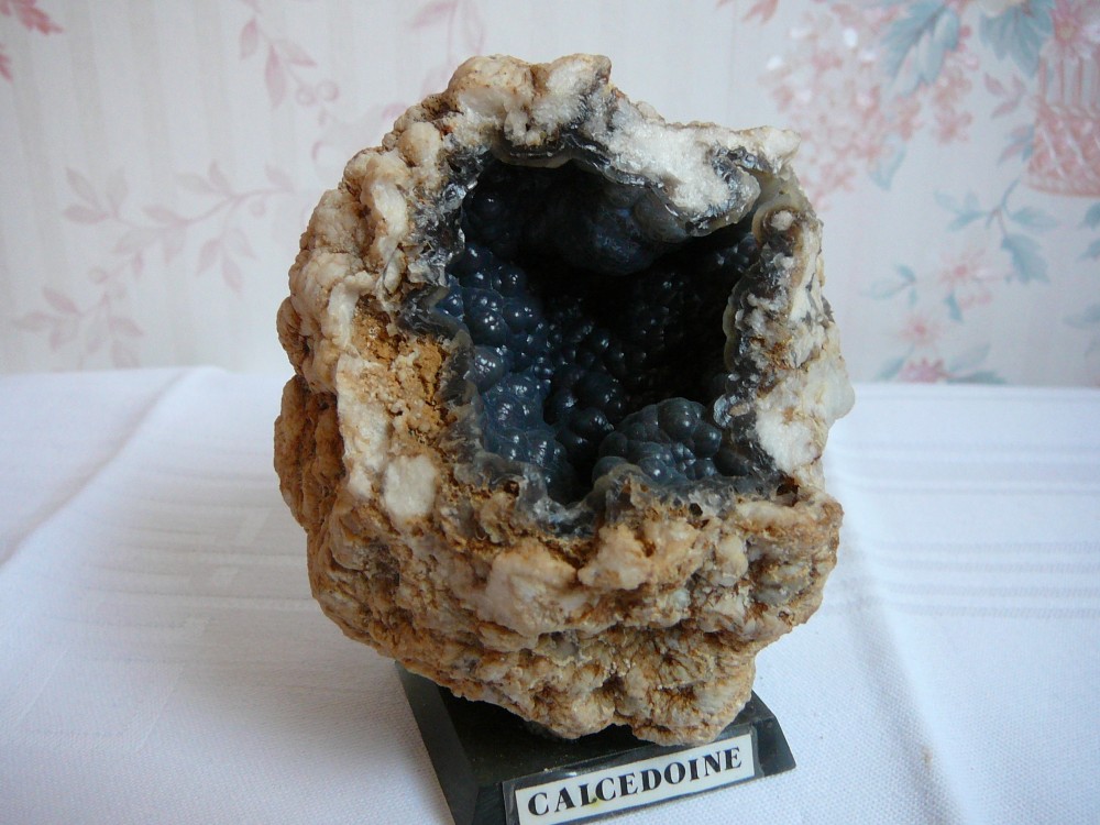 Quartz Calcédoine noire La Roche Posay Vienne France 3.JPG