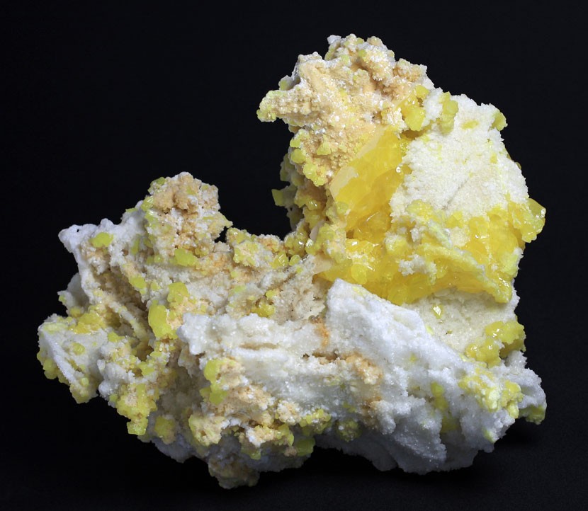 Soufre-et-Aragonite.jpg.e61032b010ba9e080197530b1f5f7bf2.jpg