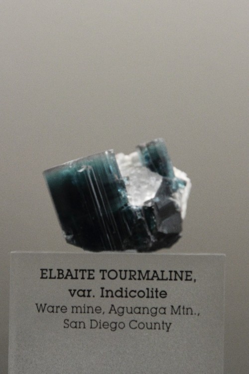 USA2016-0131_8966_NHMLA_Tourmaline Indicolite Ware Mine_rlc.jpg