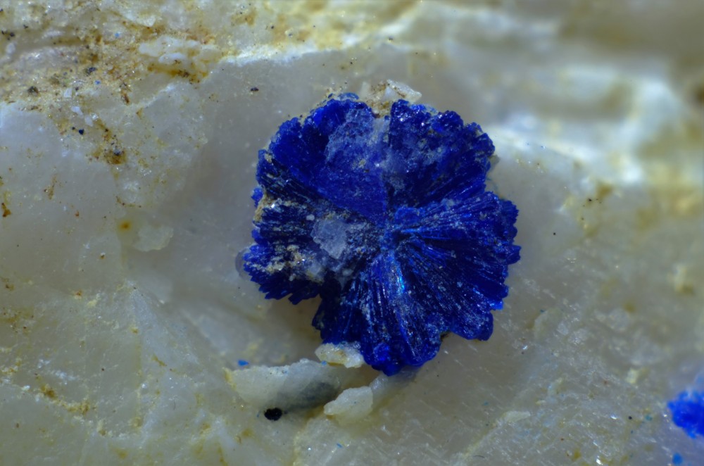 azurite.thumb.jpg.f9694aa9fb6ef07e2e600a9b97f4c96c.jpg