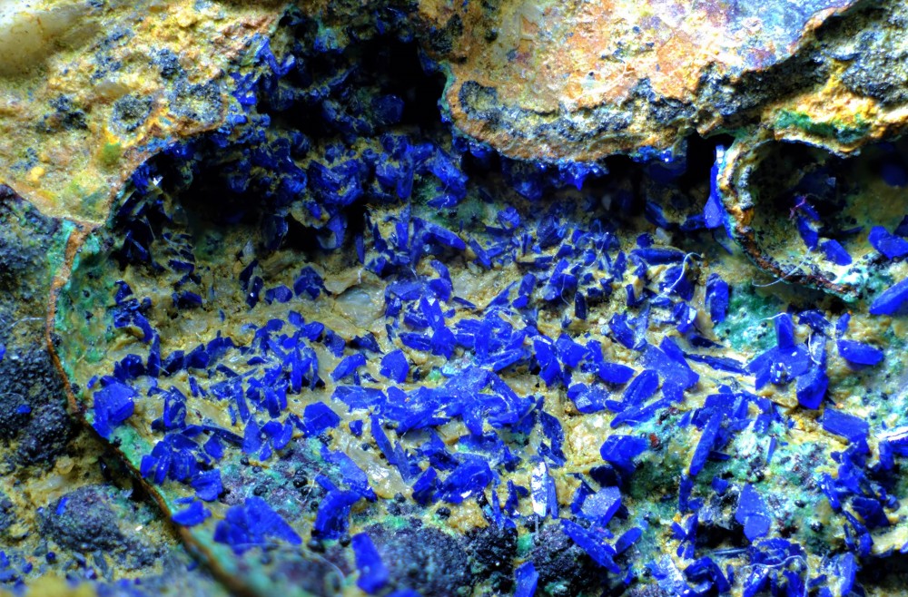 azurite3.thumb.jpg.c1c372b416ff61a3d6ca0f1daab8e7ac.jpg