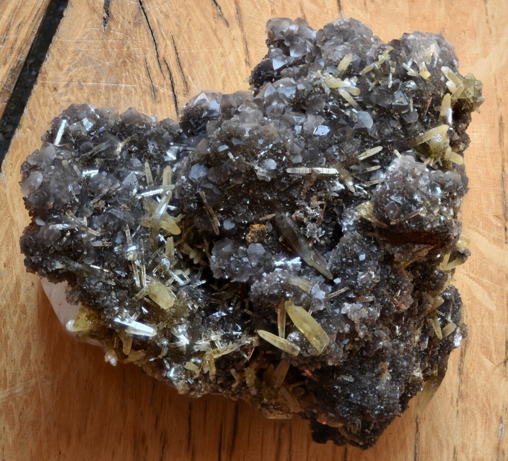 smithsonite_mimetite_Tsumeb-min.jpg