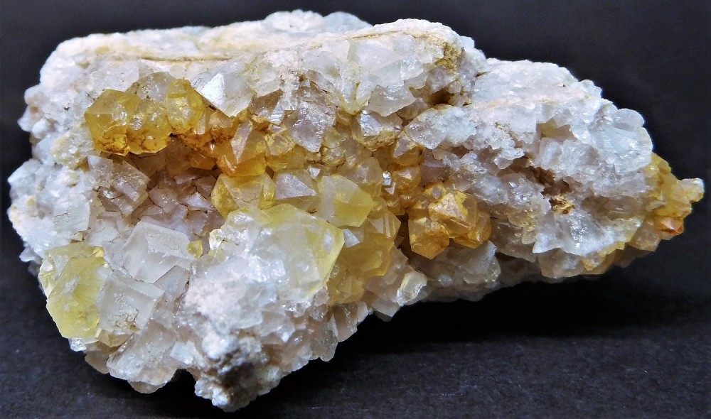 538836098_(11)4-1-10-QuartzsurFluorine-53x24x40mm.Dcouvertedu25mai2020.ArgentolleSaint-PrixSaneetLoire..thumb.jpg.d2a4e2ffd95378277079441fc9b6905a.jpg