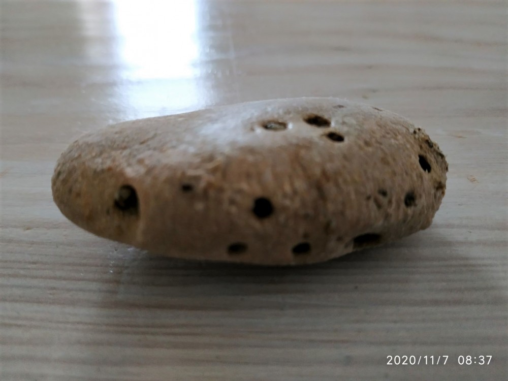 cailloux plateau lyonnais.jpg