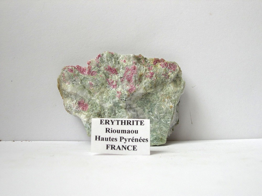 Erythrite Rioumaou ( 65 ) QPMA 6014 ( MHN Toulouse ) -1.jpg