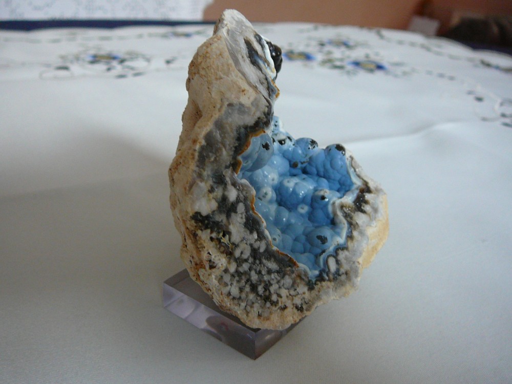 Quartz Calcédoine bleue Charroux Vienne France (2).JPG