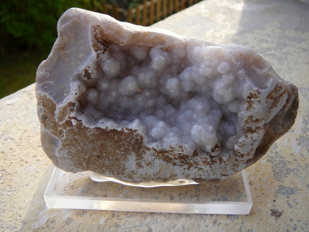 Quartz Calcédoine dans galet Etretat Seine Maritime France 2.JPG