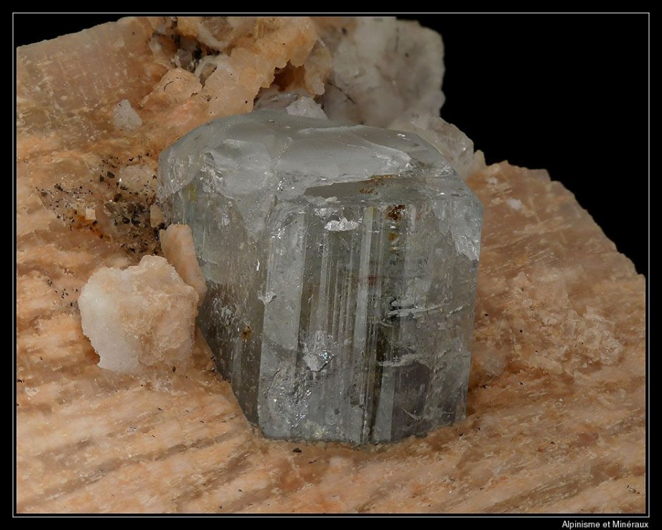 topaze-virgen-de-lapa-mineral-minas-gerais-bresil.jpg