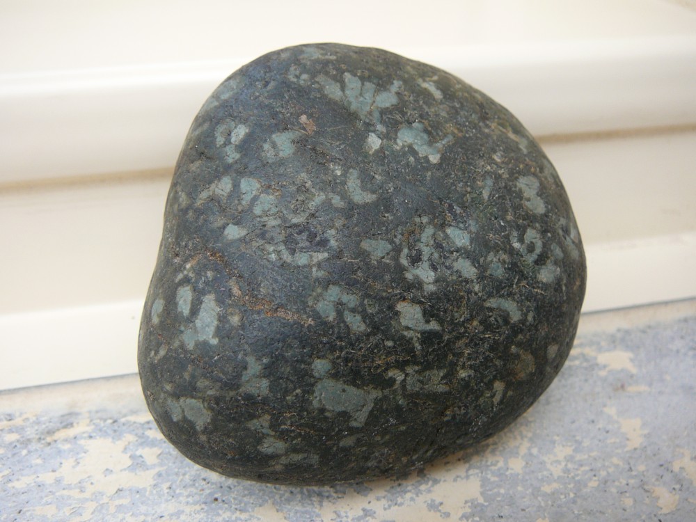 Variolite (Ophiolite) rivière la Durance Manosque Alpes de haute Provence France 3.JPG