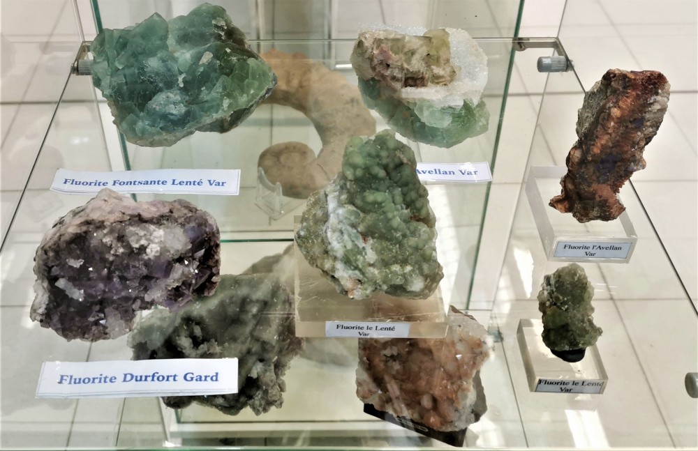 13 - Fluorite du Var 2.jpg