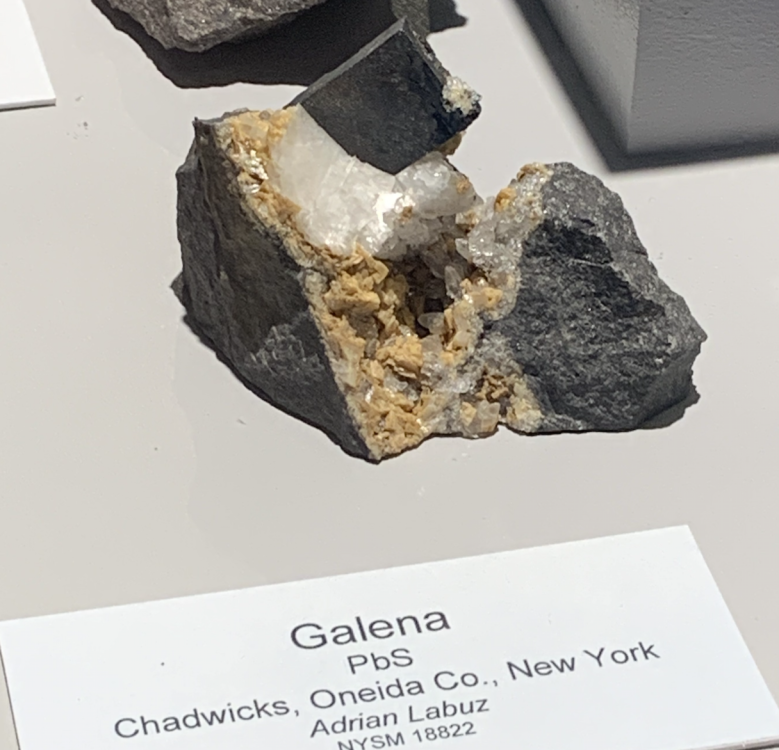 Capture d’écran 2021-12-27 à 01.25.57.png