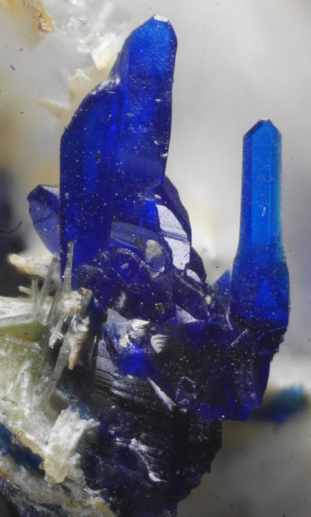 Azurite.thumb.jpg.6323eb16502249b6423884a1c4611cb9.jpg