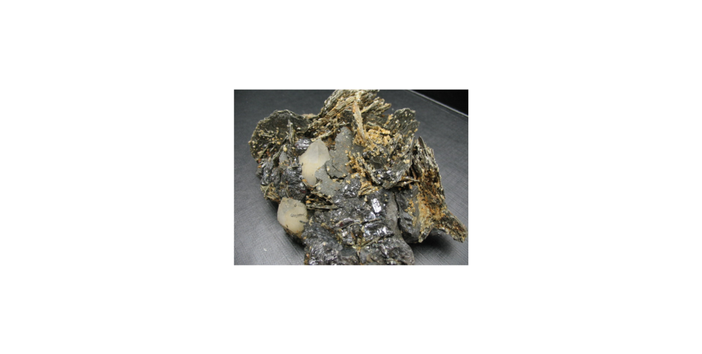 Pyrrhotite, Sidérite, Quartz, Herja_1.png